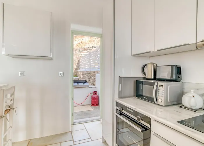 Villa Lofos - Sea View And Jacuzzi Near Parikia