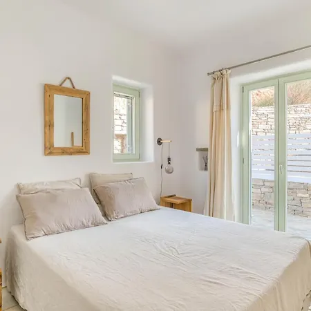 Lofos - Sea View And Jacuzzi Near Parikia וילה